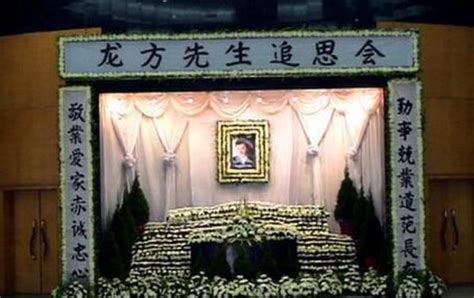 方龍死因|香港「奸神」龍方葬禮，晚年悽慘死因心酸，吳孟達、。